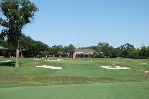 Brook Hollow 9th Approach